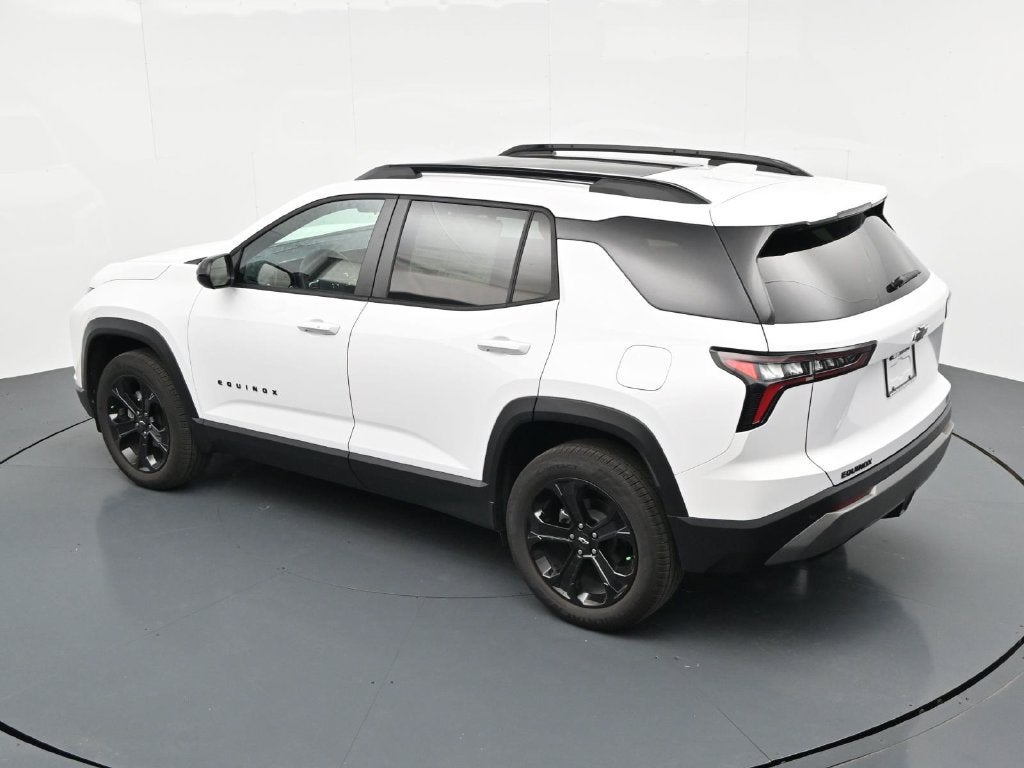 2027 Chevrolet Equinox LT - Photo 21