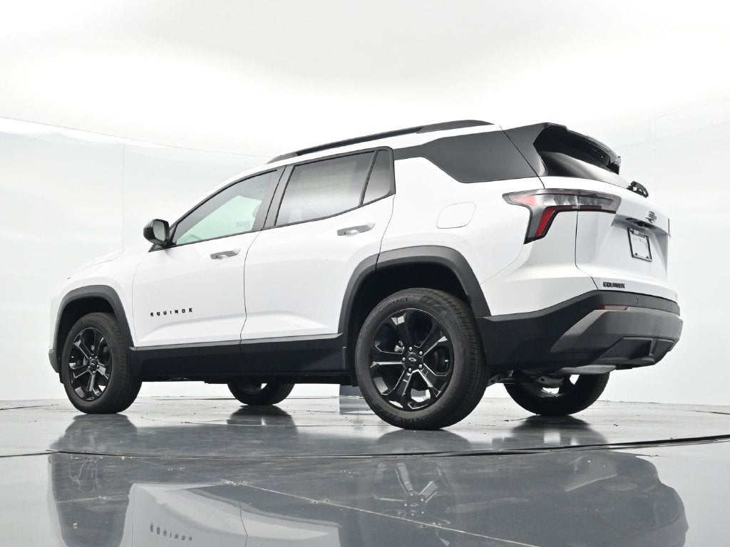 2027 Chevrolet Equinox LT - Photo 29