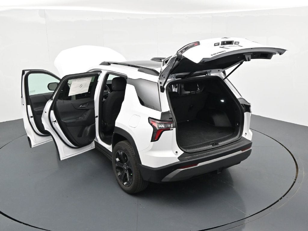 2027 Chevrolet Equinox LT - Photo 33