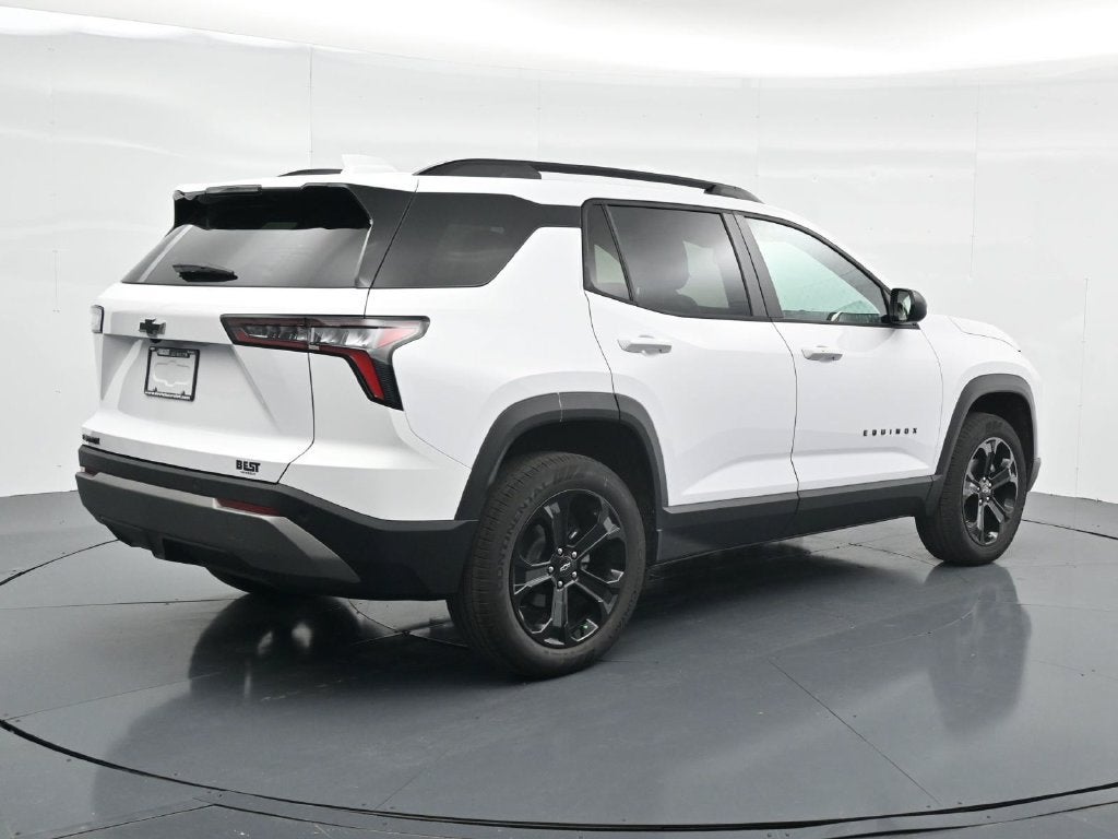 2027 Chevrolet Equinox LT - Photo 7