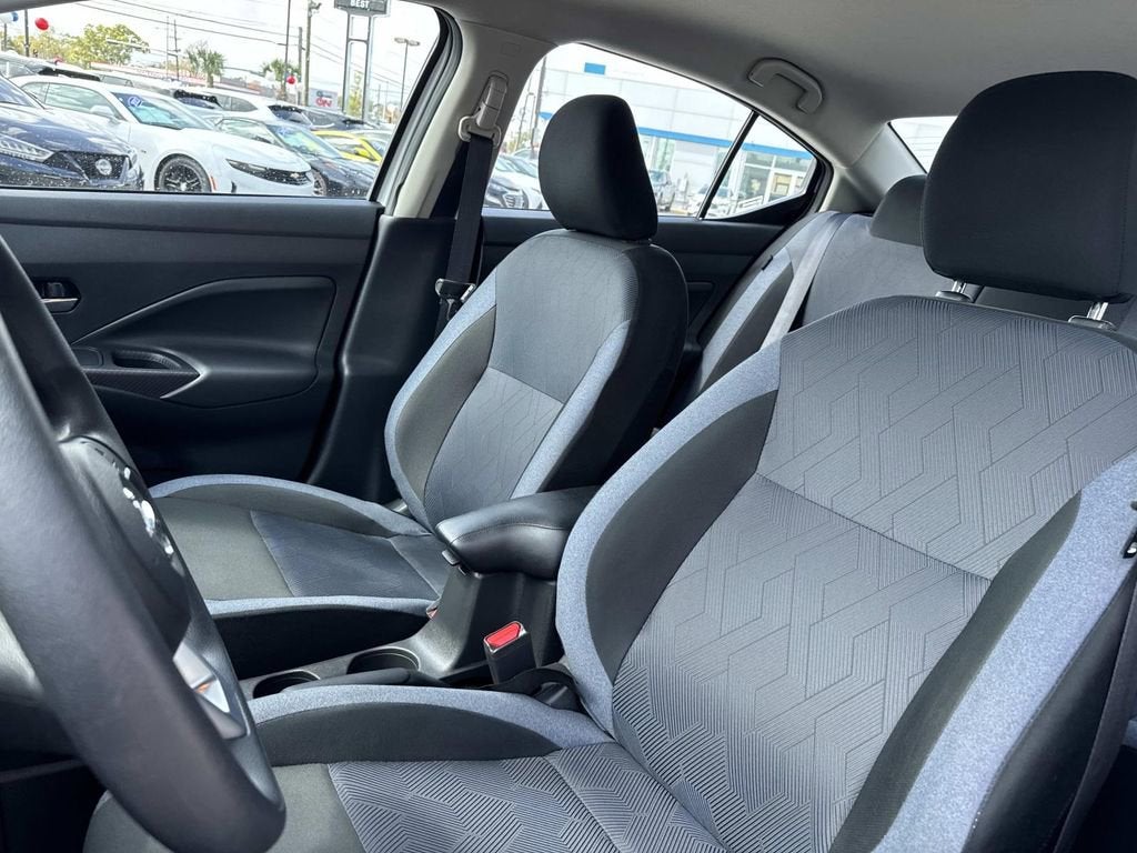 2025 Nissan Versa SV