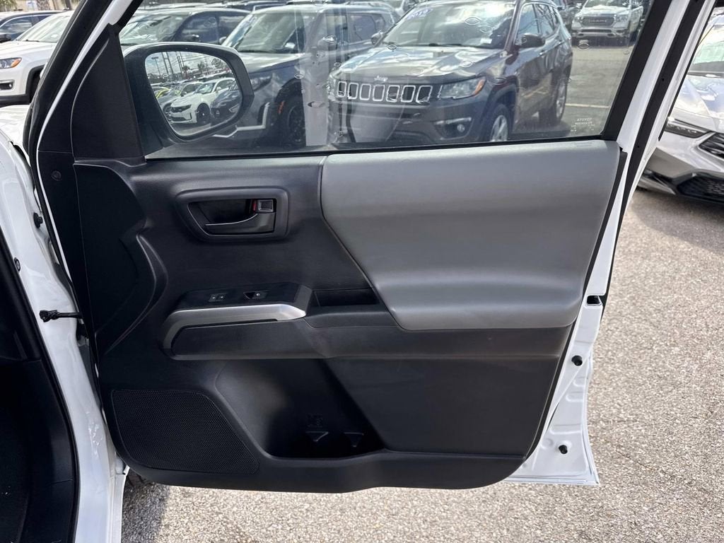 2022 Toyota Tacoma 2WD SR5