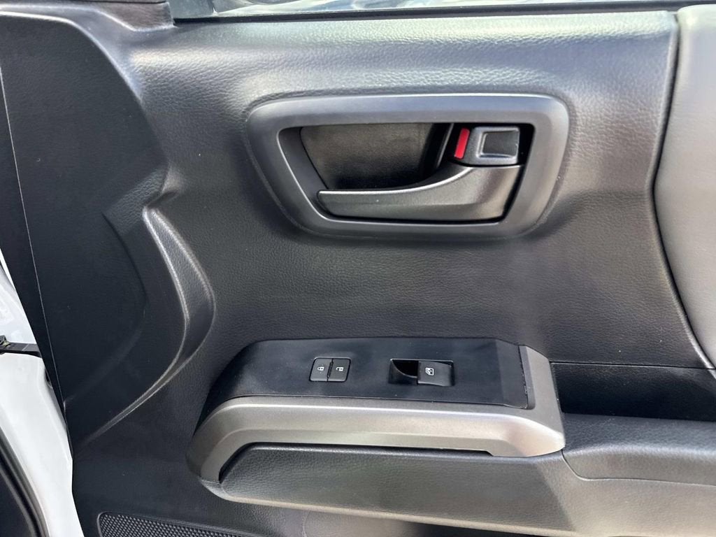 2022 Toyota Tacoma 2WD SR5