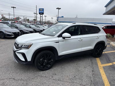 2024 Volkswagen Taos SE