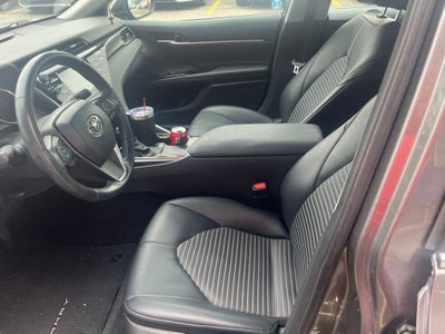 2020 Toyota Camry SE
