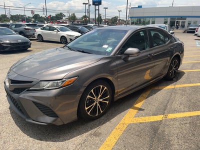 2020 Toyota Camry SE