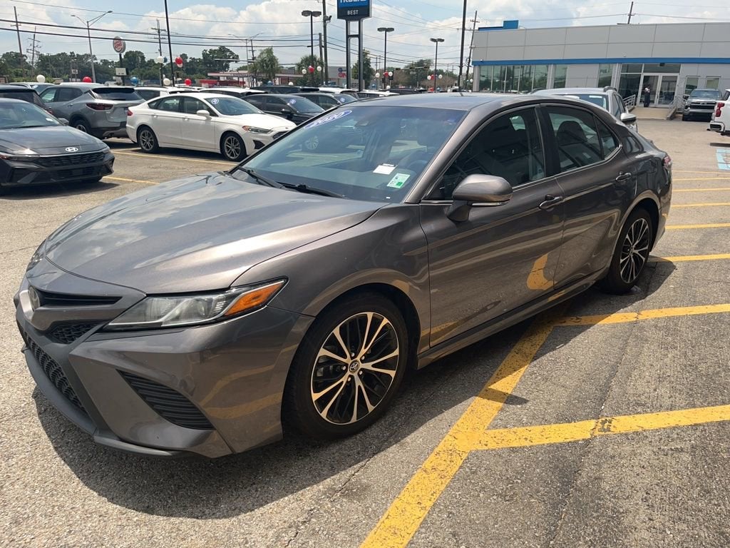 2020 Toyota Camry SE