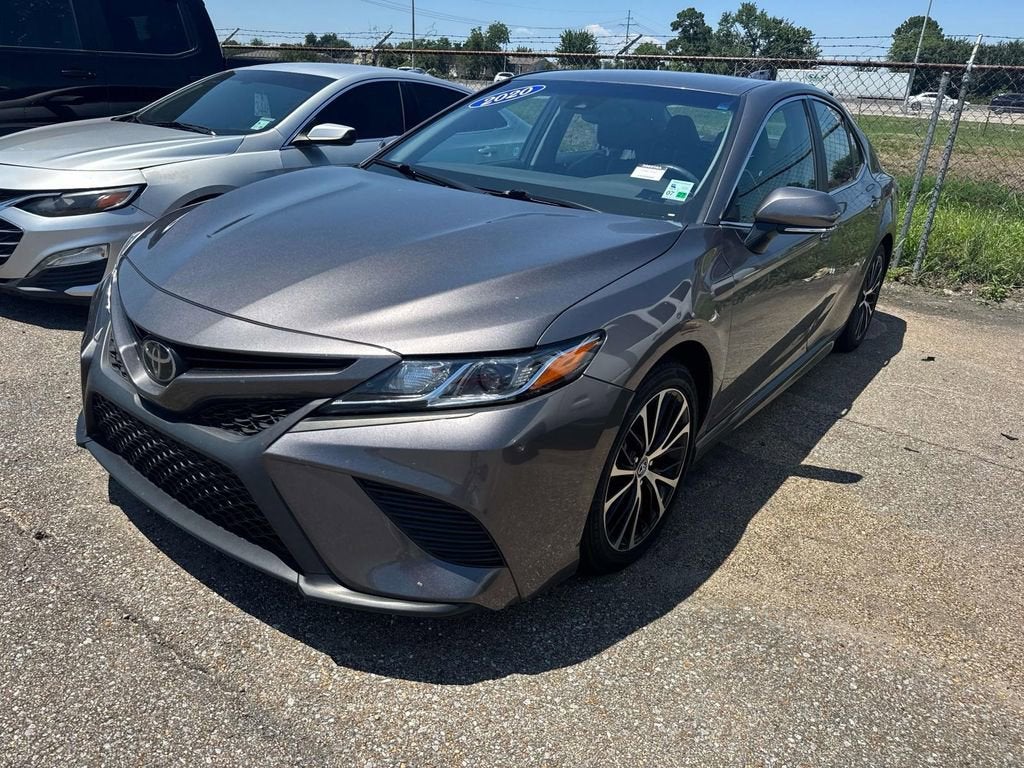 2020 Toyota Camry SE