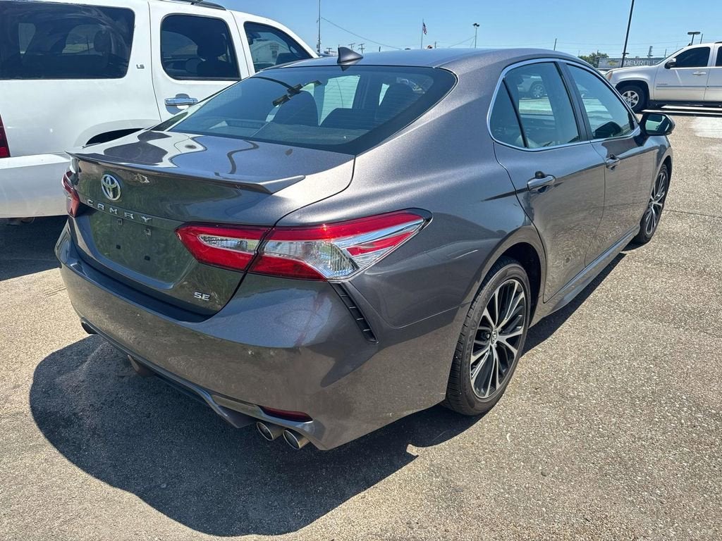 2020 Toyota Camry SE