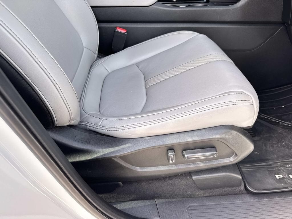 2023 Honda Pilot EX-L 8 Passenger