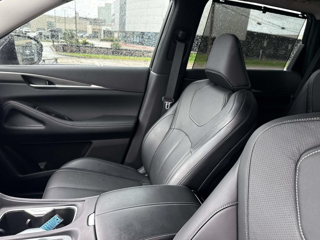 2023 INFINITI QX60 LUXE