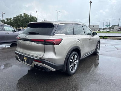 2023 INFINITI QX60 LUXE