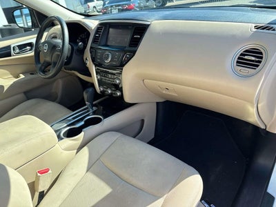 2017 Nissan Pathfinder SV