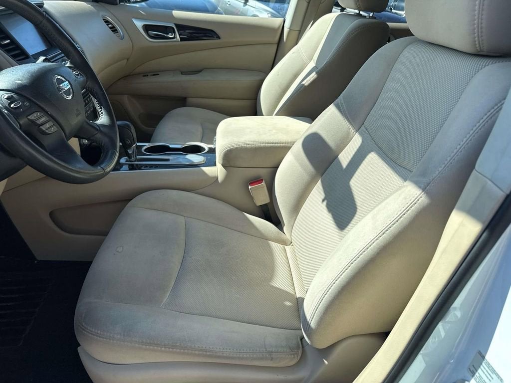 2017 Nissan Pathfinder SV