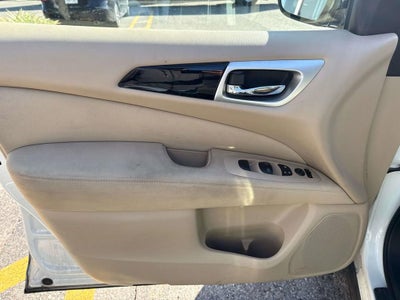 2017 Nissan Pathfinder SV