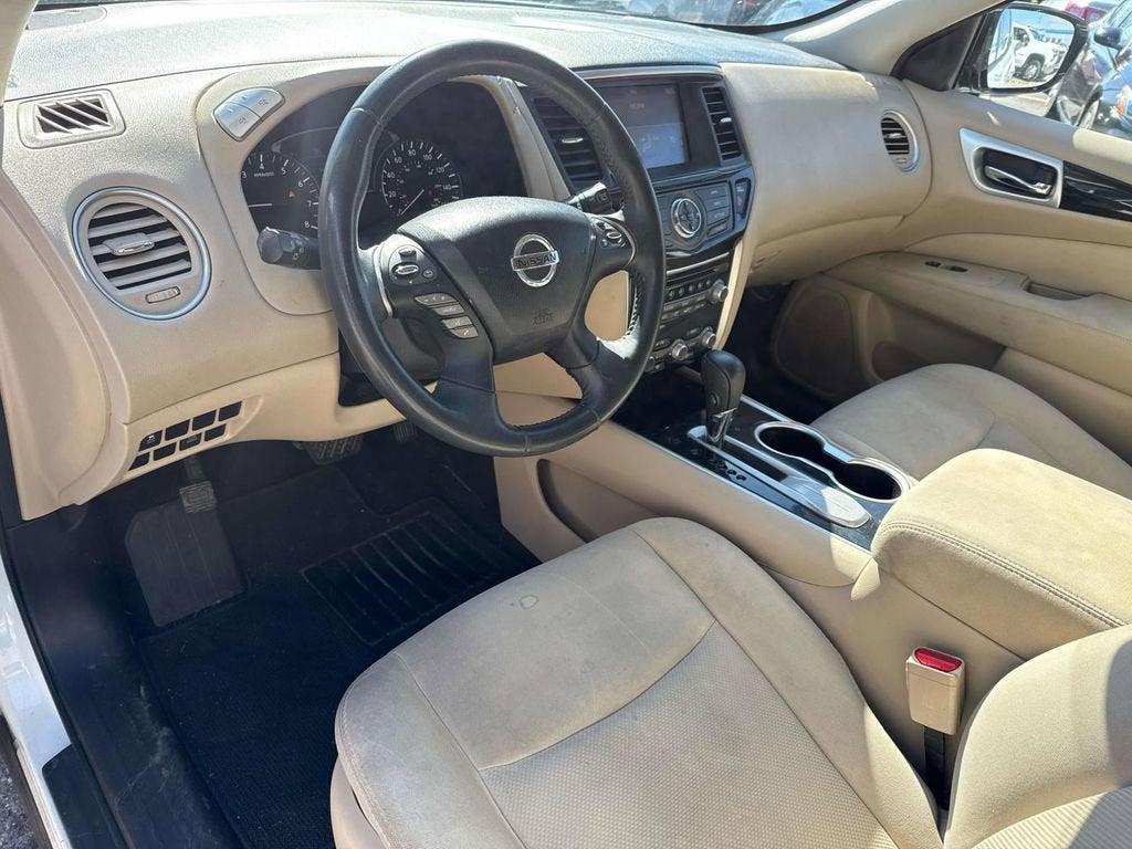 2017 Nissan Pathfinder SV