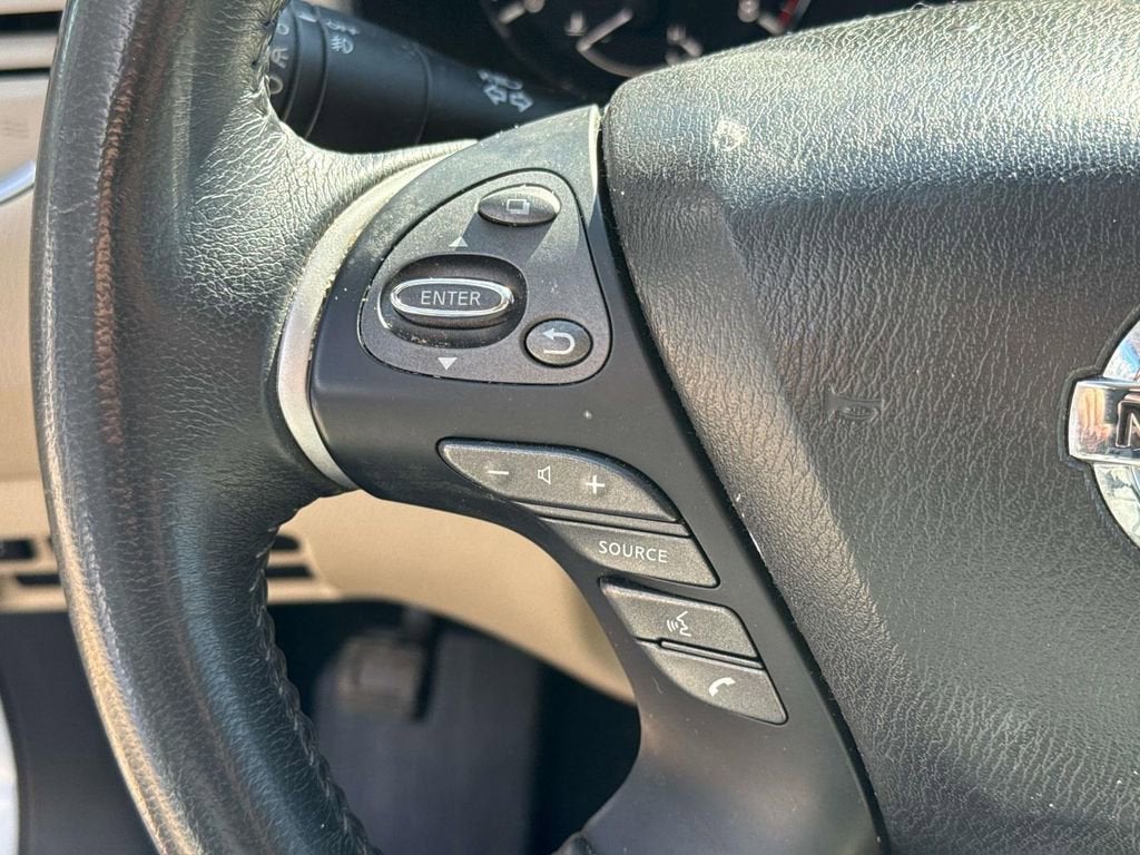 2017 Nissan Pathfinder SV