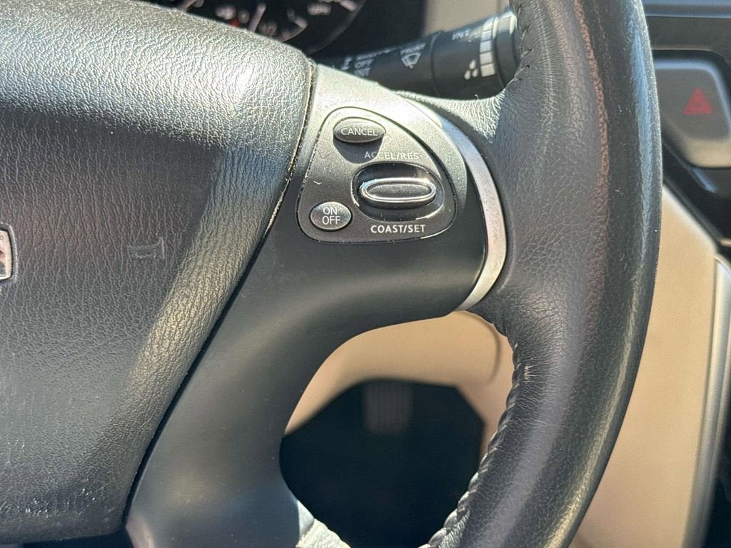 2017 Nissan Pathfinder SV