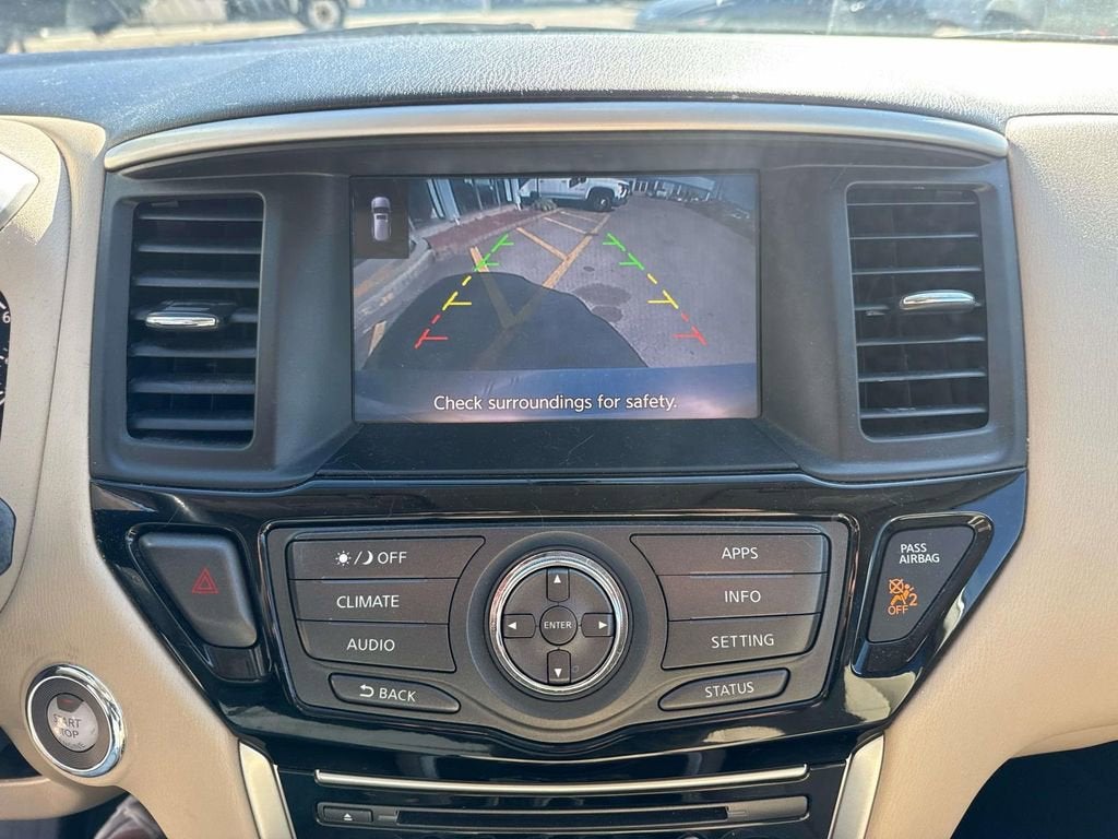 2017 Nissan Pathfinder SV