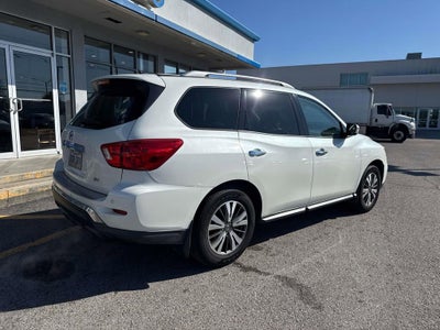 2017 Nissan Pathfinder SV