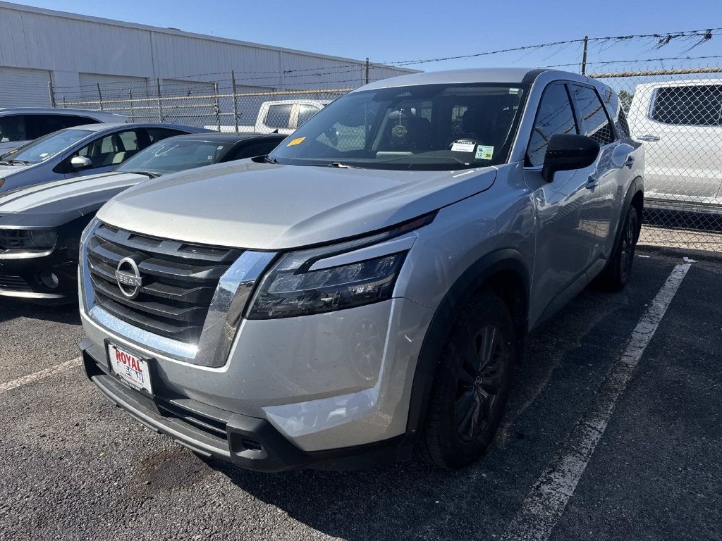 2024 Nissan Pathfinder S