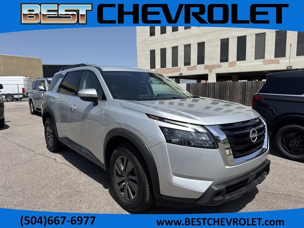 2025 Nissan Pathfinder SV