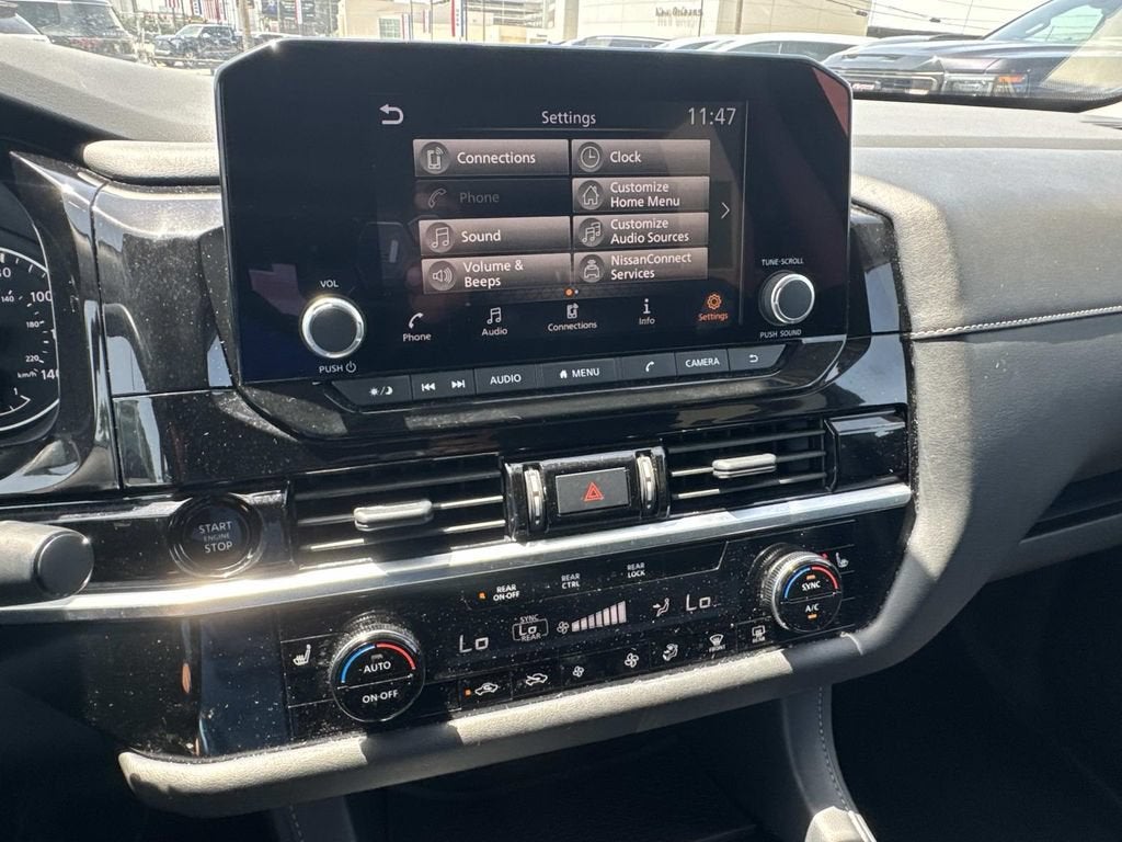 2025 Nissan Pathfinder SV - Photo 24