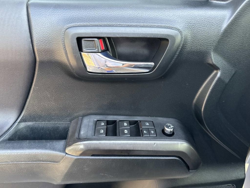 2016 Toyota Tacoma SR5