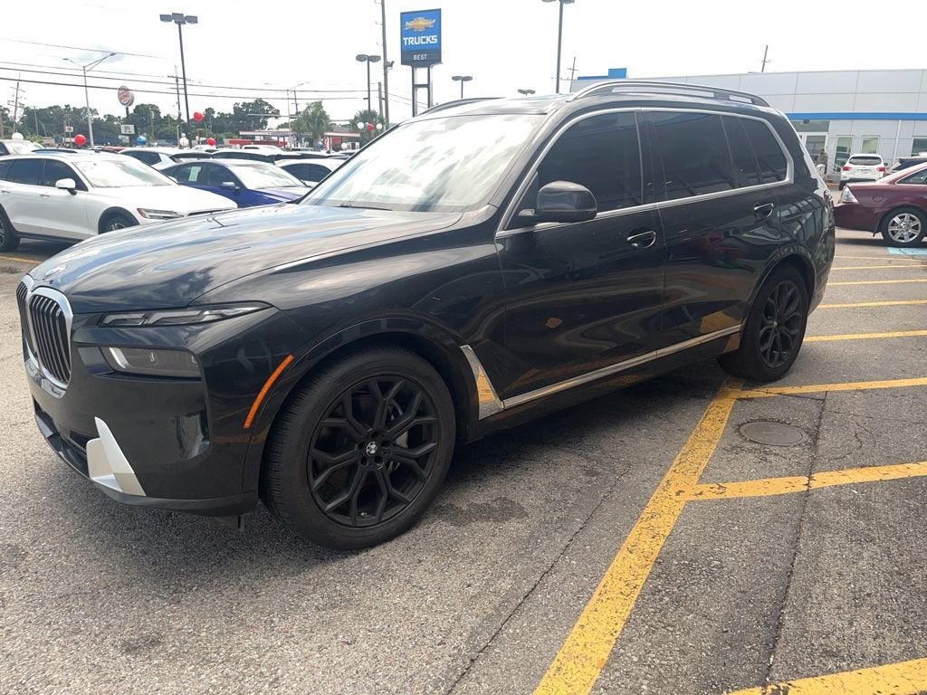 2023 BMW X7 xDrive40i's photo