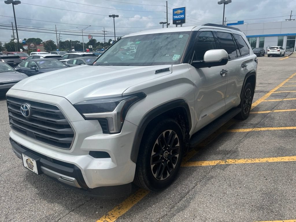 2023 Toyota Sequoia SR5