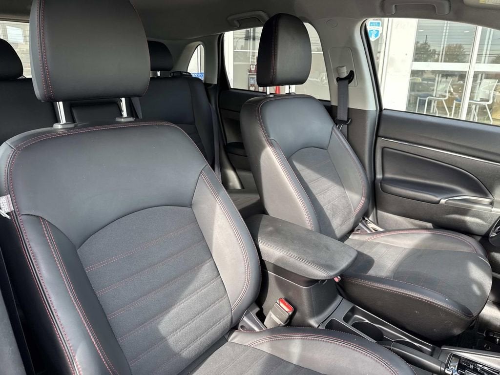 2025 Mitsubishi Outlander Sport S