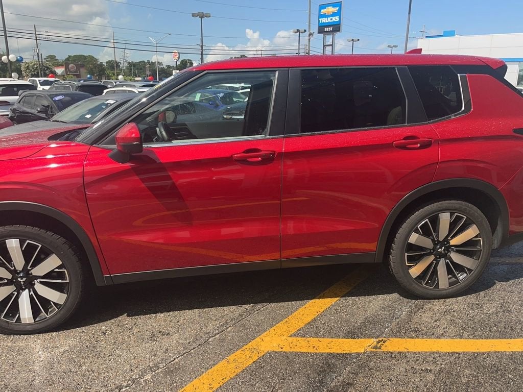 2025 Mitsubishi Outlander SE