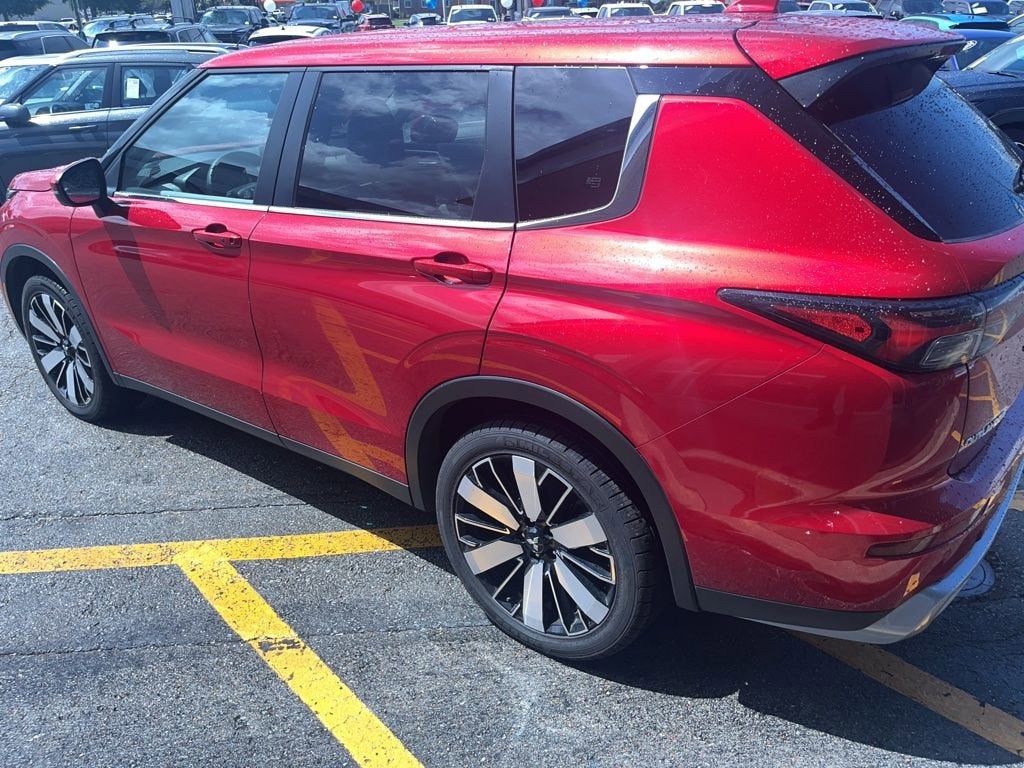 2025 Mitsubishi Outlander SE