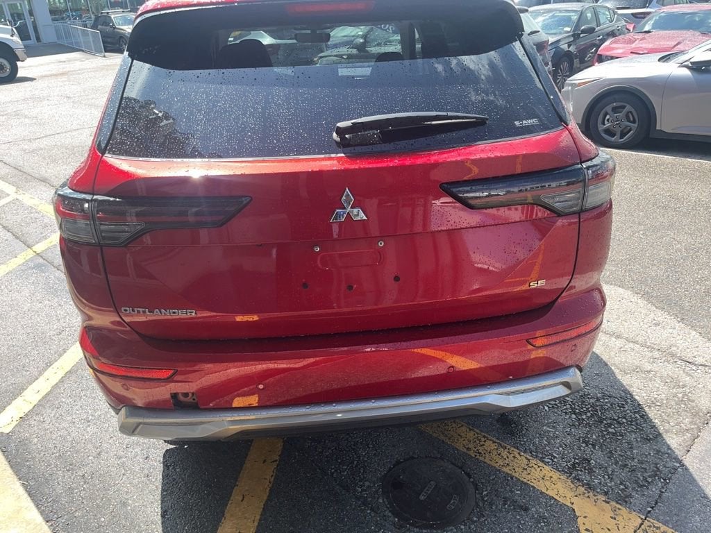 2025 Mitsubishi Outlander SE