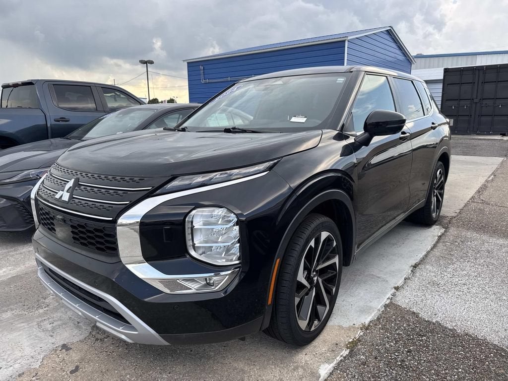 2024 Mitsubishi Outlander SE