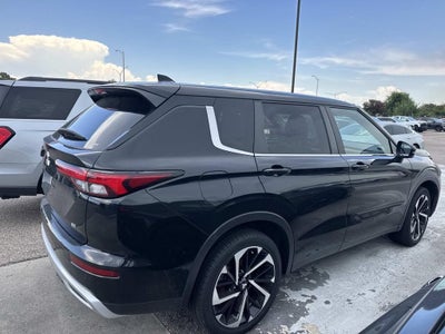 2024 Mitsubishi Outlander SE
