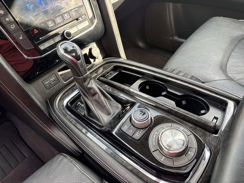 2021 INFINITI QX80 LUXE
