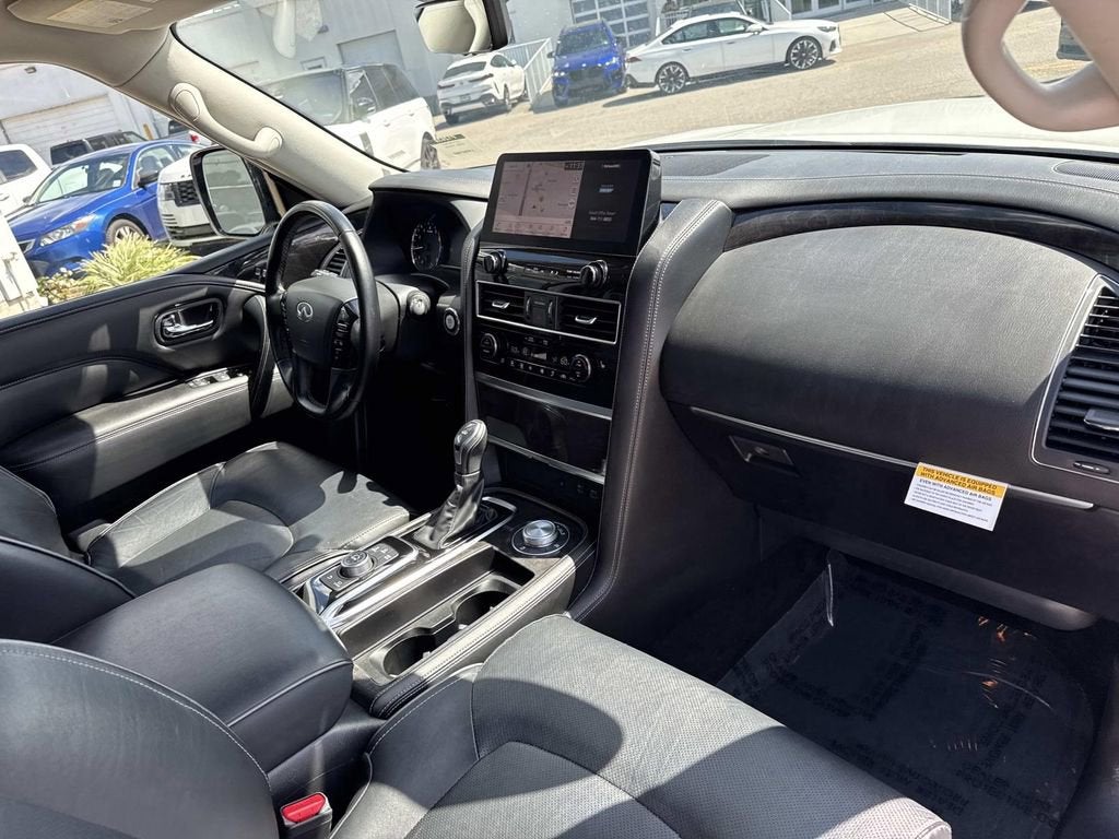 2024 INFINITI QX80 LUXE