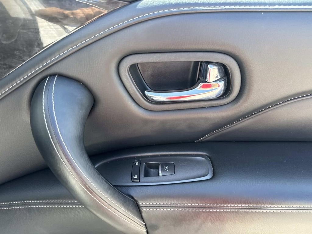 2024 INFINITI QX80 LUXE