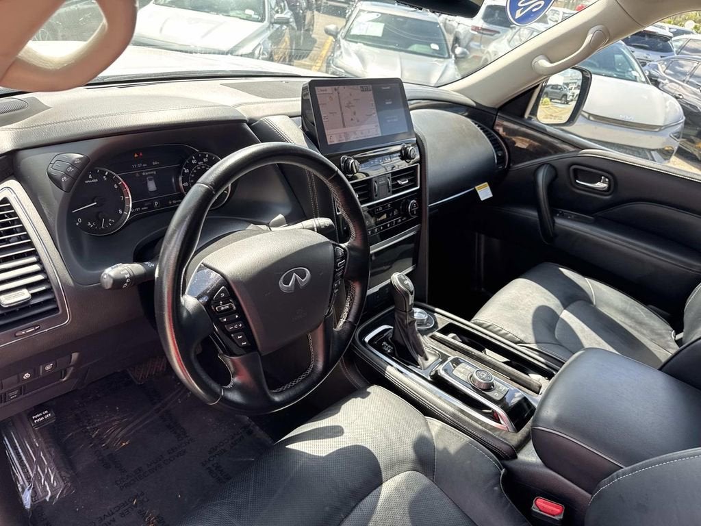 2024 INFINITI QX80 LUXE