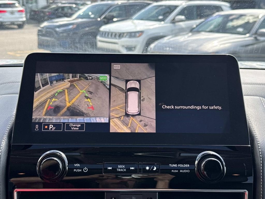 2024 INFINITI QX80 LUXE