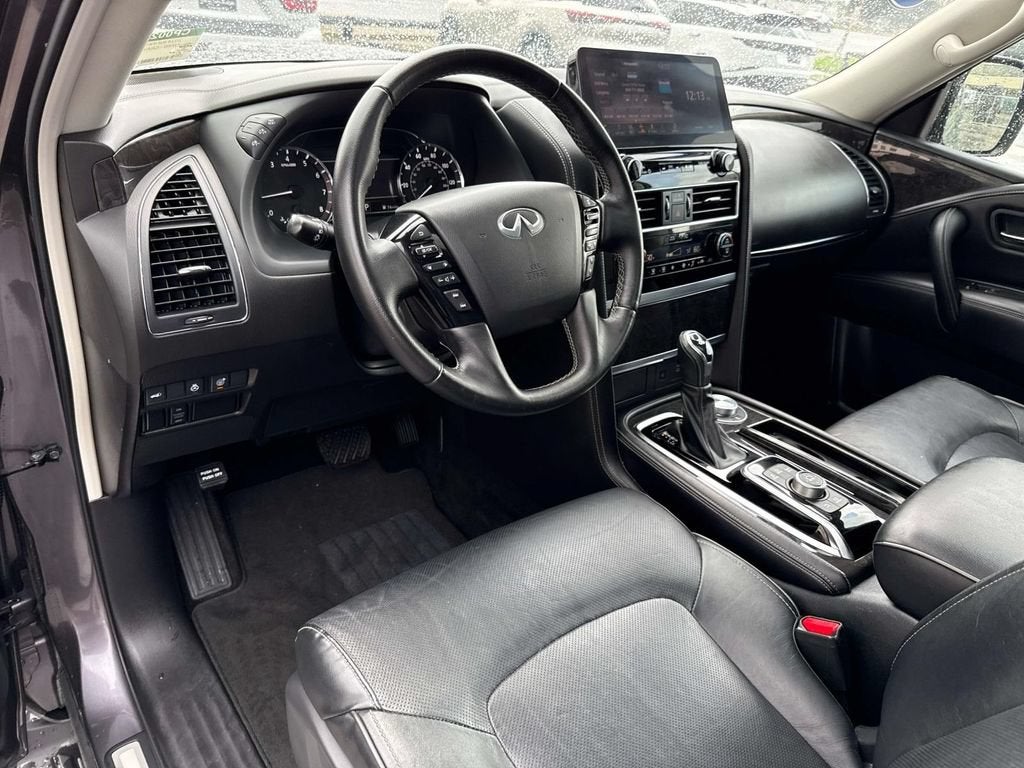 2024 INFINITI QX80 LUXE