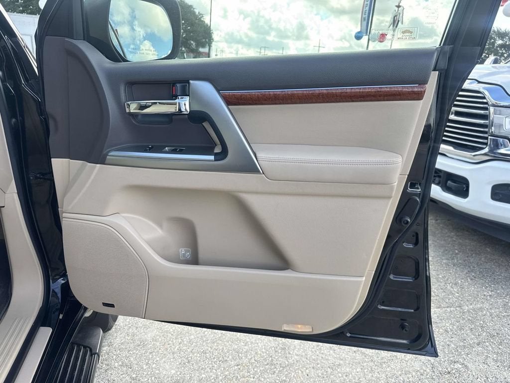 2013 Toyota Land Cruiser NA