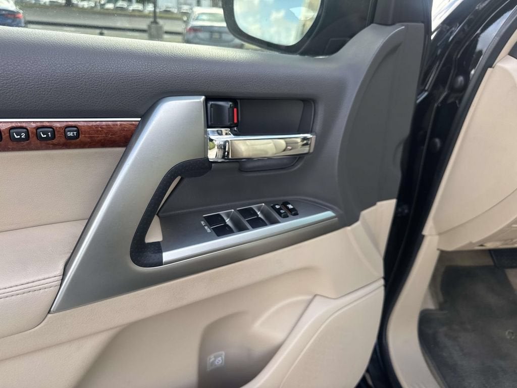 2013 Toyota Land Cruiser NA