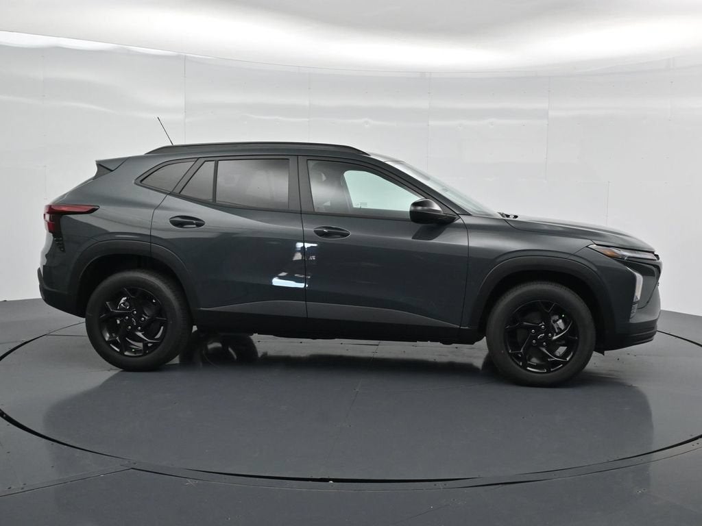 2026 Chevrolet Trax LT - Photo 8