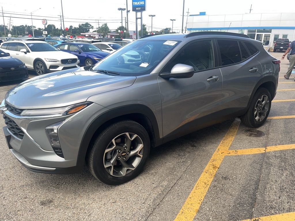 2025 Chevrolet Trax LT's photo