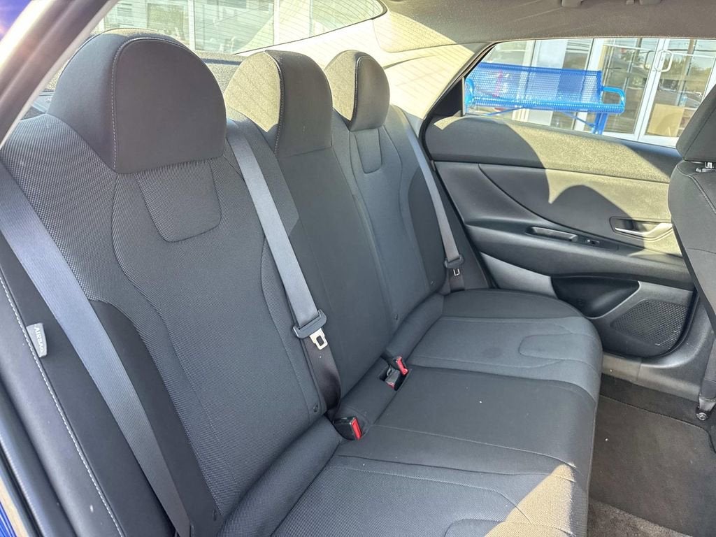 2024 Hyundai Elantra SE