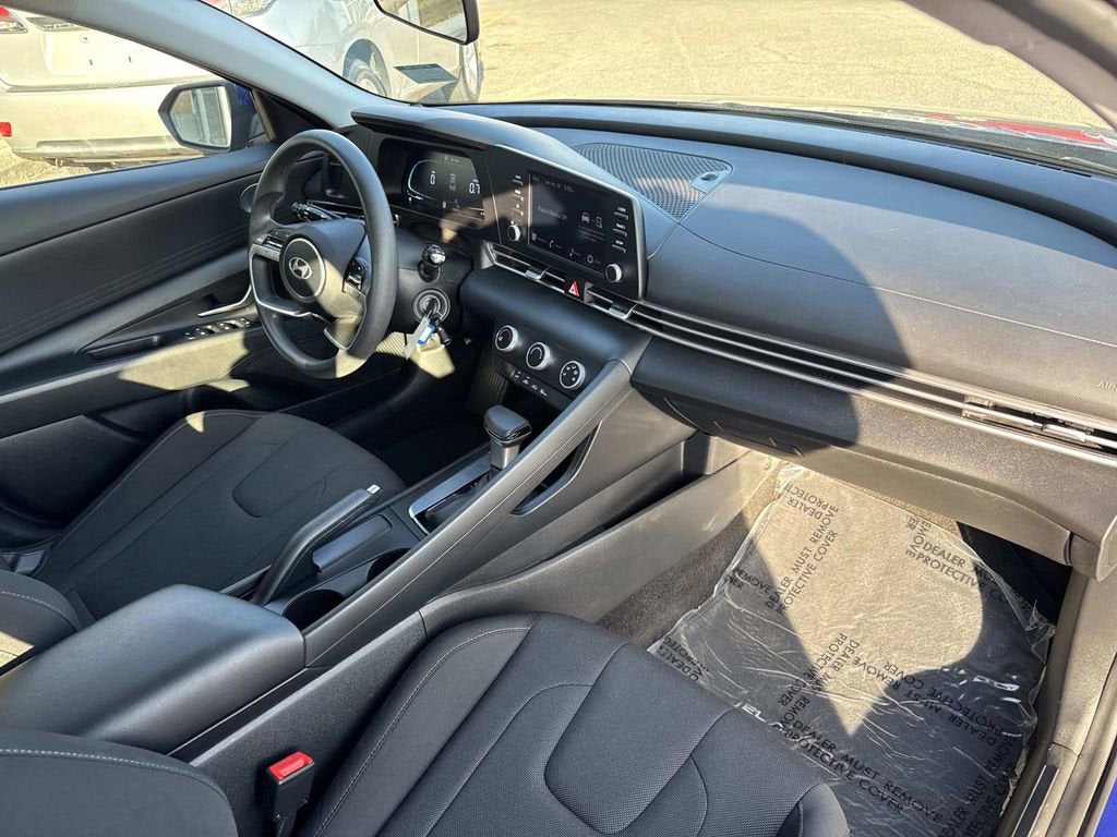 2024 Hyundai Elantra SE