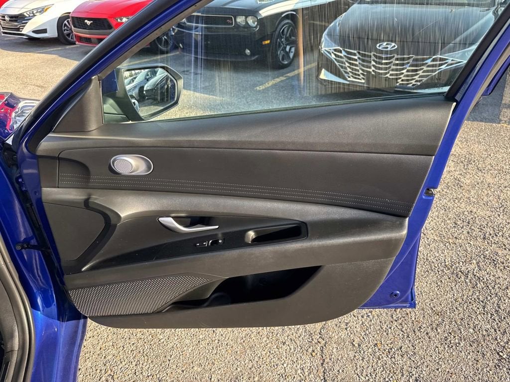 2024 Hyundai Elantra SE