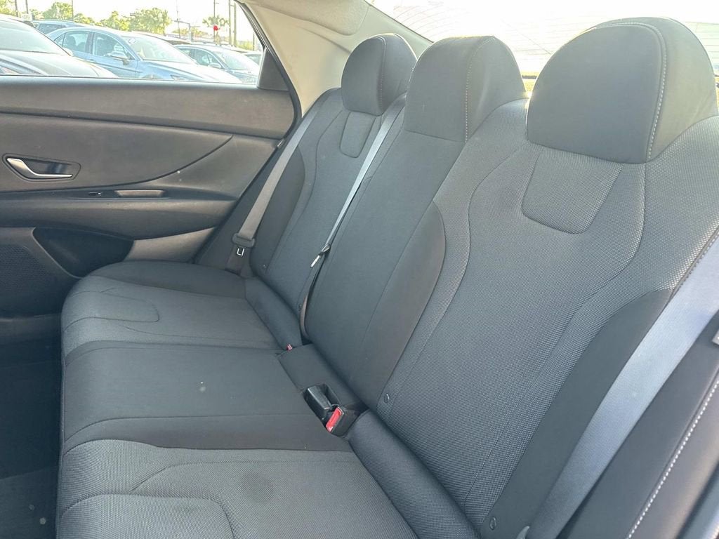 2024 Hyundai Elantra SE